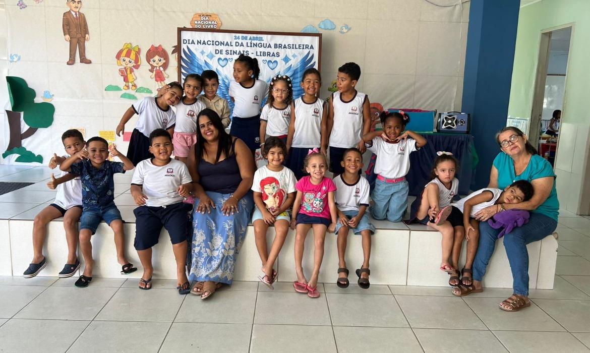 Escolas da Rede Municipal de Ensino prestam homenagem ao Dia Nacional da Língua de Sinais (Libras)