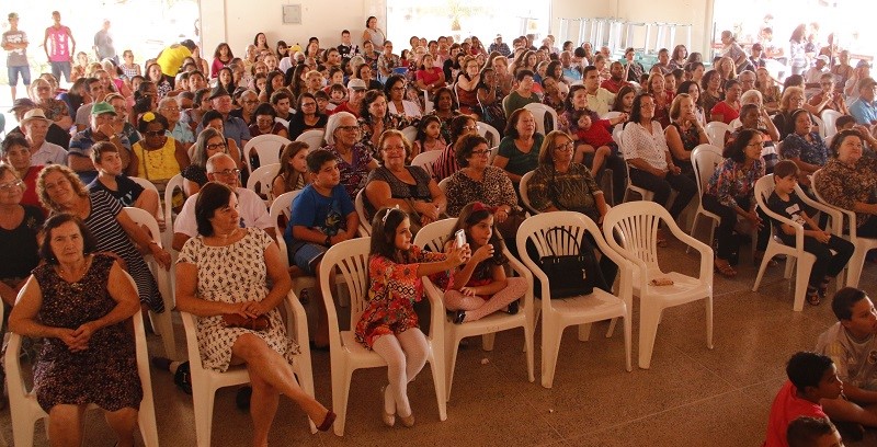 Dia dos Avós: encontro entre duas gerações no Centro de Convivência dos Idosos